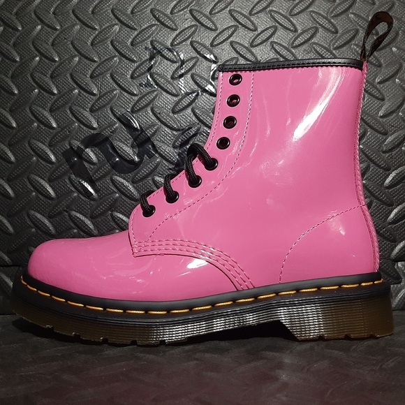 Dr. Martens Air Wair 1460 Women's Patent Leather 8 eye Lace Up Boots Size 6 - Picture 3 of 9